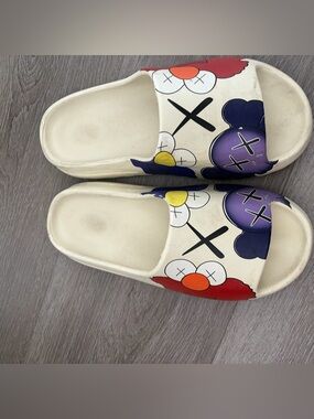 Elmo rubber slides